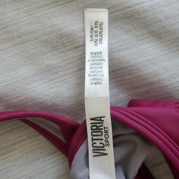 Victoria's Secret Sports Bras - Picture 4 of 7